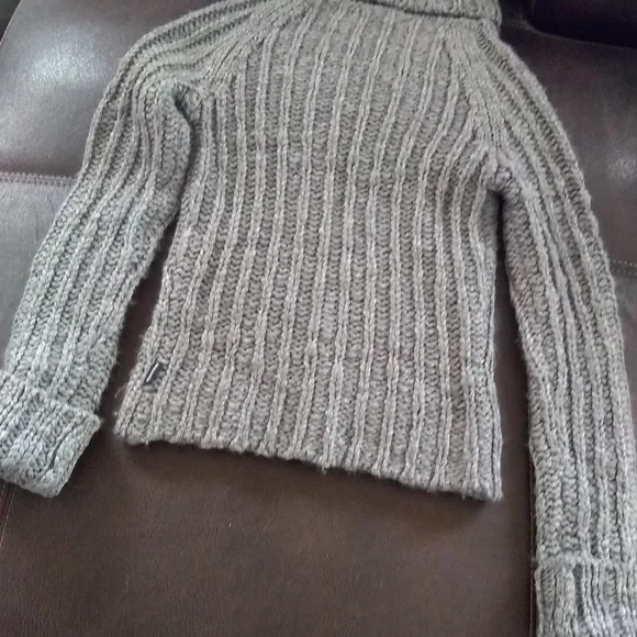 Turtle Kneck - Picture 8 of 8